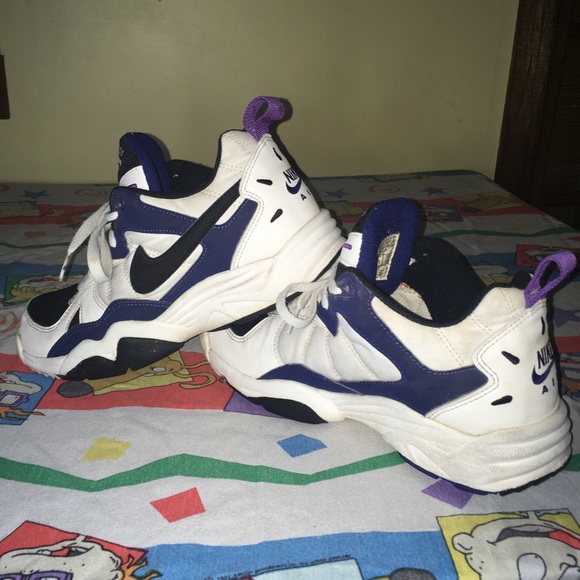 VINTAGE NIKE AIR CROSS TRAINING MENS SHOES SZ 9 - Picture 2 of 8